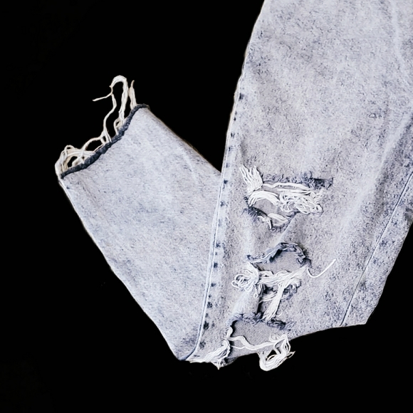Grungy High waisted Distressed Acid wash Jeans - Picture 2 of 4